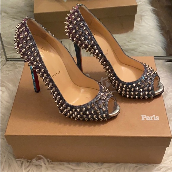 Shoes - Christian louboutin heels